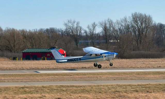 Cessna 152 (N800TY) - Cessna 152 II N800TY in Ann Arbor 