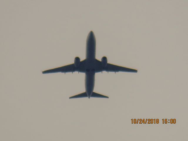 Boeing 737-800 (N907NN) - American Airlines on a maintenance flight over Southeastern Kansas performing a stall test. I think anyways. It was down to 150 mph then they put the power to it. Sounded great.