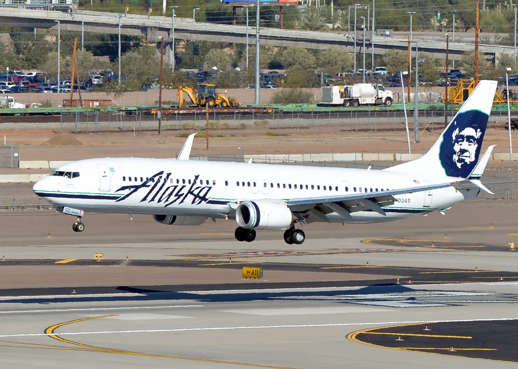 Boeing 737-900 (N403AS)