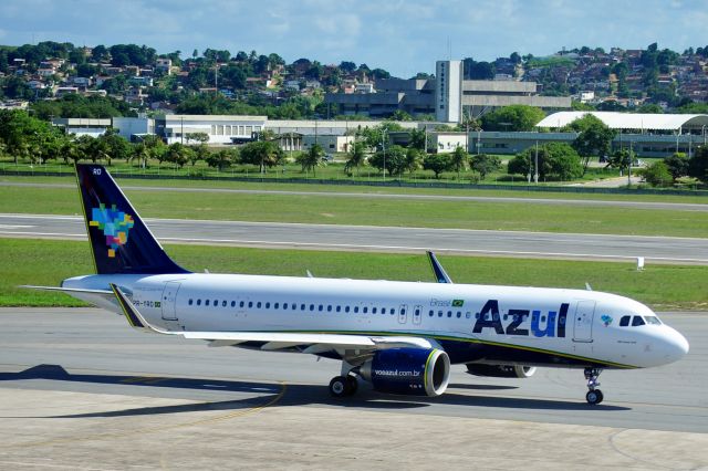 Airbus A320 (PR-YRD) - PR-YRDbr /Airbus A320-251nbr /05/05/2017