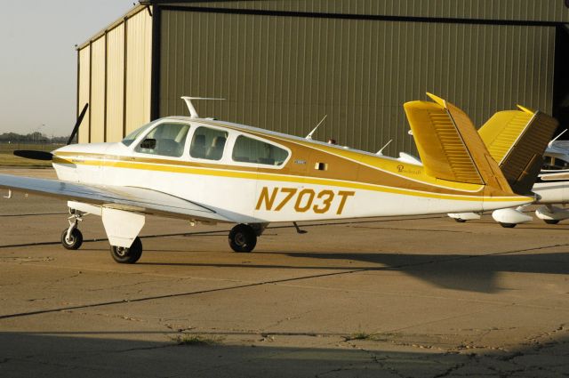 Beechcraft 35 Bonanza (N703T)