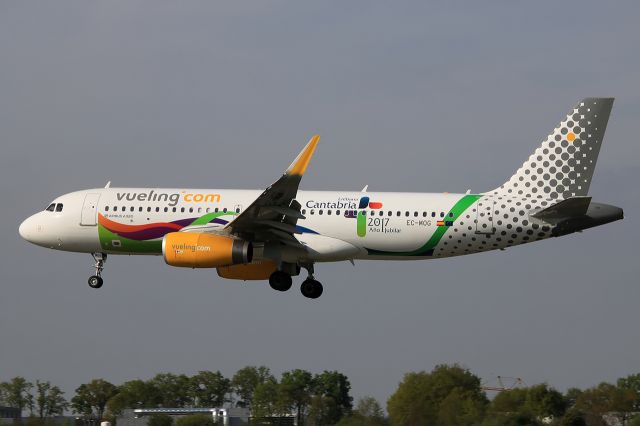 Airbus A320 (EC-MOG)