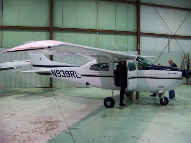 Cessna Centurion (N939RL)