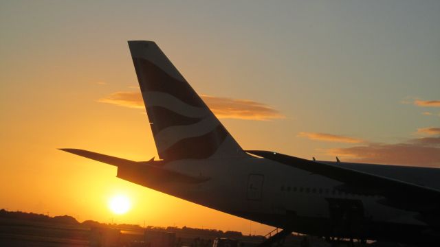 Boeing 777-200 (G-VIIO)