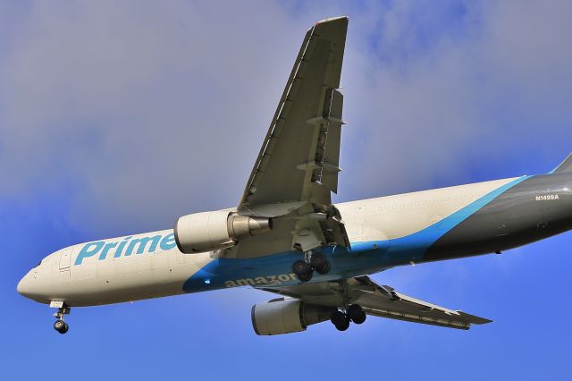 BOEING 767-300 (N1499A)