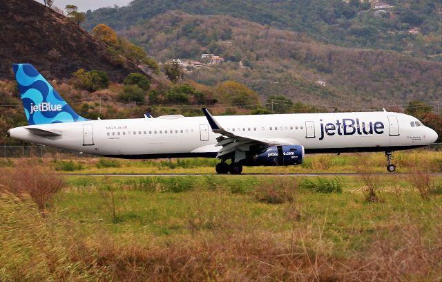 Airbus A321 (N929JB)