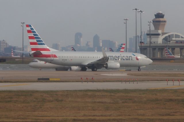 Boeing 737-700 (N856NN)