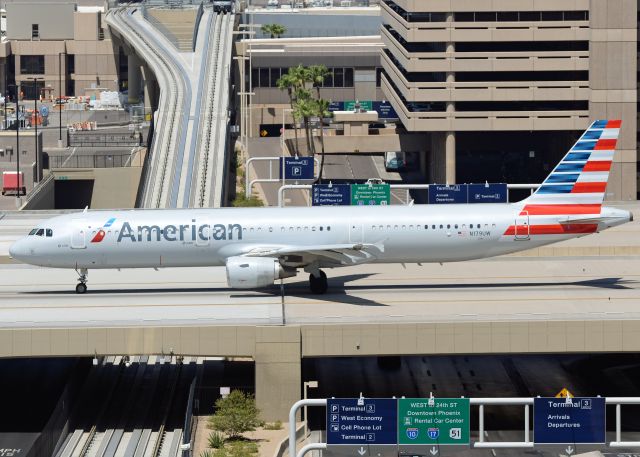 Airbus A321 (N179UW)