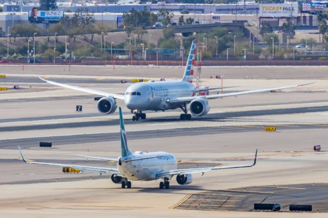 Boeing 787-8 (N802AN) - An American Airlines 787-8 taking off from PHX on 2/11/23 during the Super Bowl rush. Taken with a Canon R7 and Canon EF 100-400 II L lens.