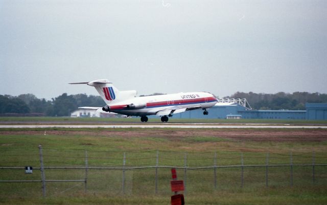 BOEING 727-200 (N7640U)