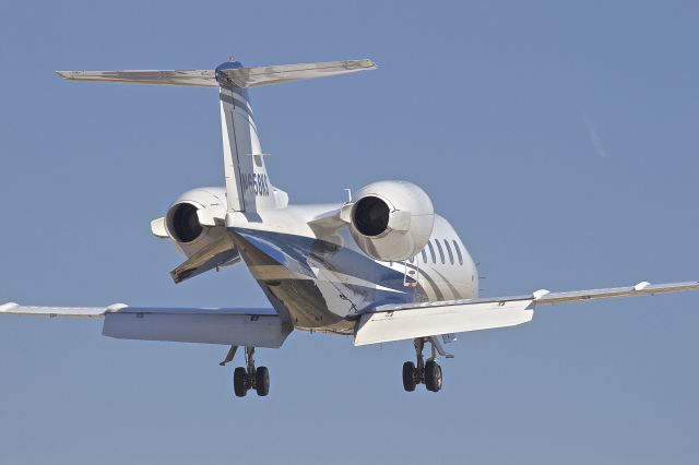 Learjet 60 (N658KS) - On final runway 9 at Aurora Municipal Airport (KARR)