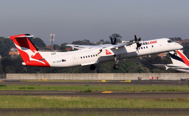 VH-OQM —