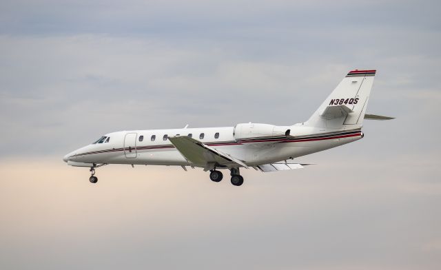 Cessna Citation Sovereign (N384QS) - A NetJets citation 680 on short final from SFO