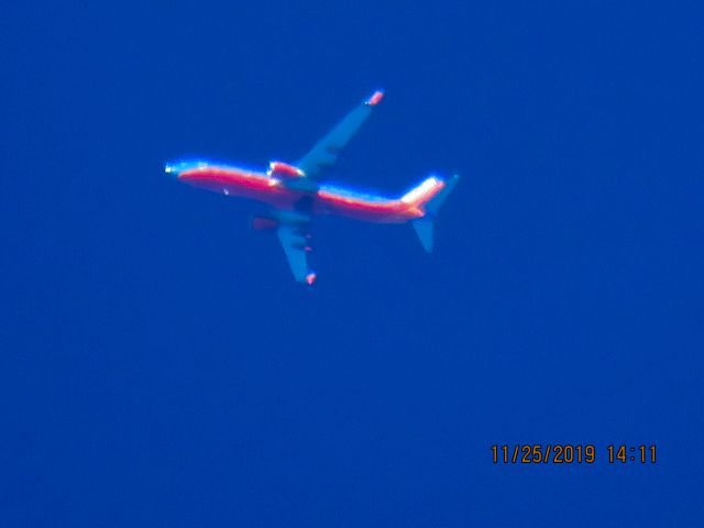 Boeing 737-800 (N8609A)