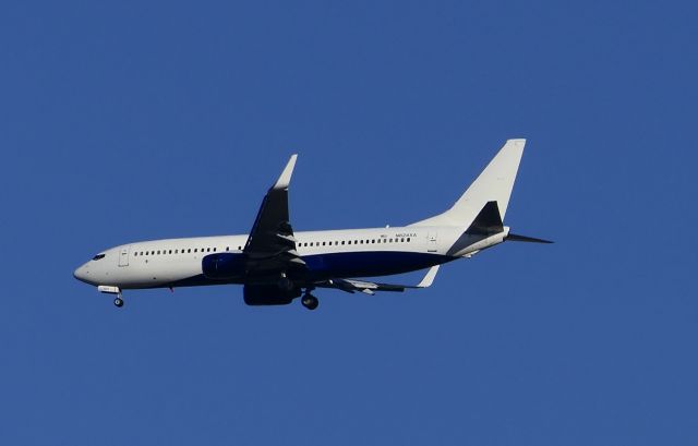 Boeing 737-800 (N624XA)