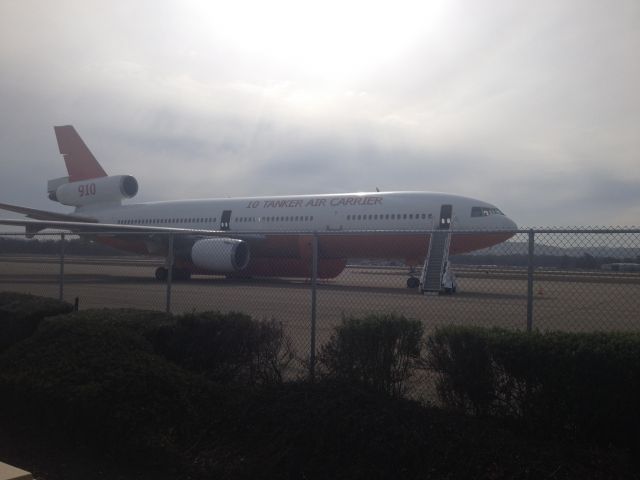 McDonnell Douglas DC-10 (N450AX)