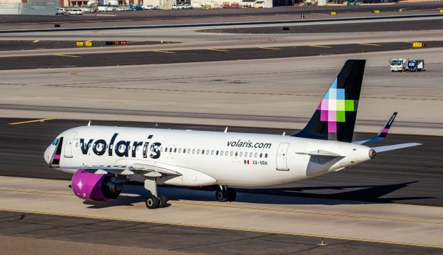 Airbus A320neo (XA-VRH) - Spotted from Terminal 3 parking garage, level 8, at KPHX on November 14, 2020