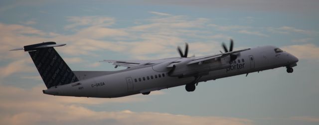 de Havilland Dash 8-400 (C-GKQA)