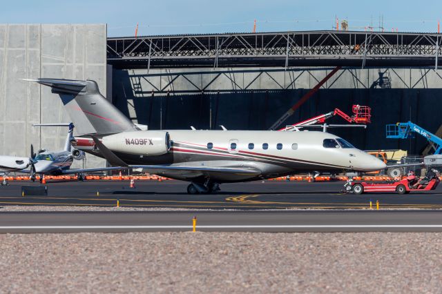 Embraer Legacy 450 (N409FX)