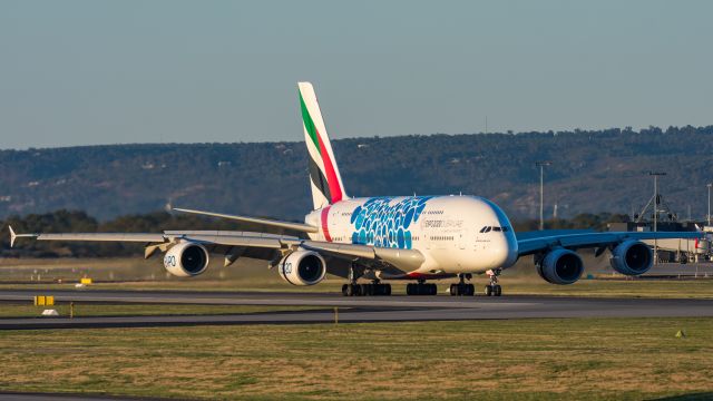 Airbus A380-800 (A6-EOC)