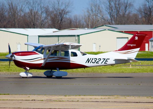 Cessna 206 Stationair (N1327E) - At Downtown Shreveport.