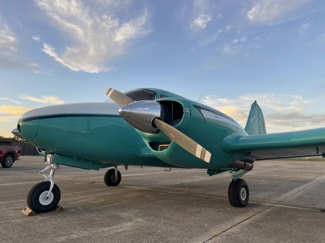 Piper Apache (N821GM)