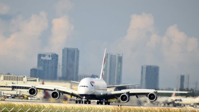 Airbus A380-800 (G-XLEK) - Arriving from London,Heathrow(LHR/EGLL)