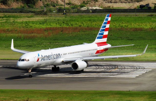 Boeing 757-200 (N184AN)