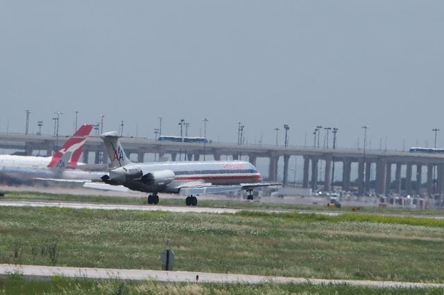 McDonnell Douglas MD-80 (N566AA)