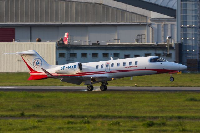 Bombardier Learjet 75 (SP-MXR)
