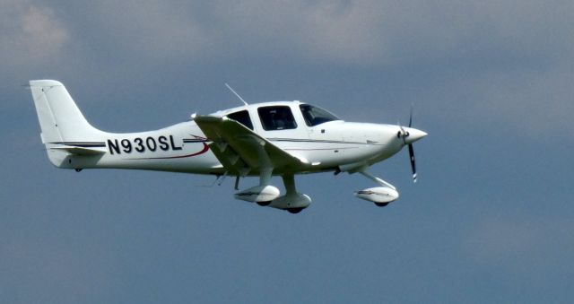 Cirrus SR-20 (N930SL) - On final is this 2019 Cirrus SR-20 in the Summer of 2021.