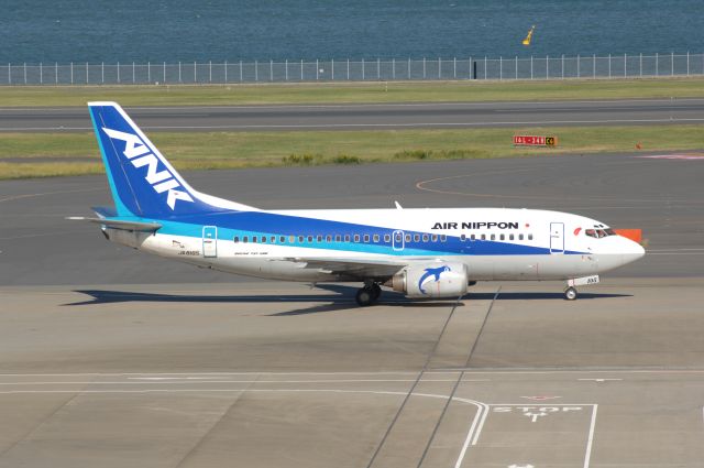 Boeing 737-500 (BON8195) - Taxi at Haneda Intl Airport on 2006/10/8 ANA c/s
