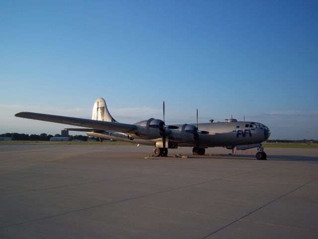 Boeing B-29 Superfortress (N529B)