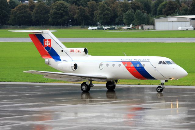 YAKOVLEV Yak-40 (OM-BYL)