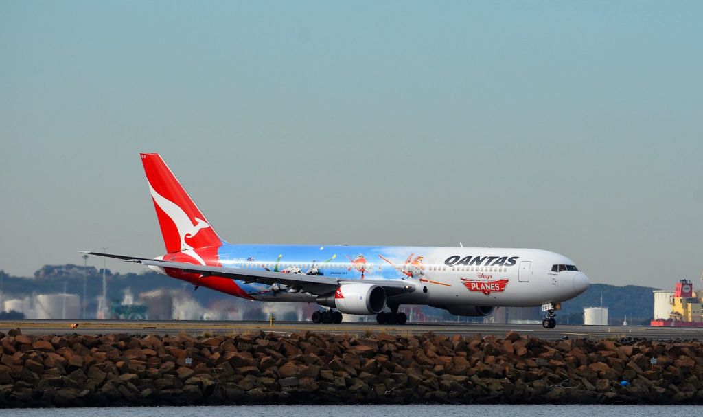 BOEING 767-300 (VH-OGG) - 28 / 07 / 2014