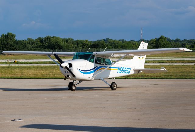 Cessna Skyhawk (N6665G)