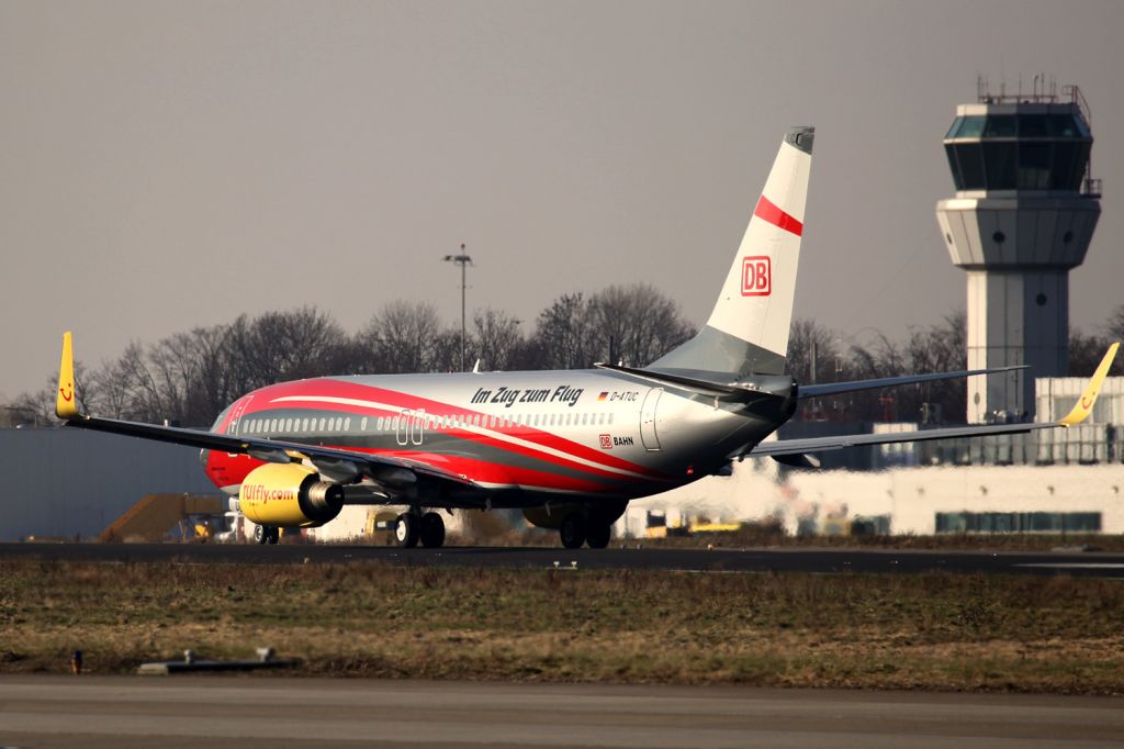 Boeing 737-800 (D-ATUC) - PAINTED BY http://www.maasaviation.nl/