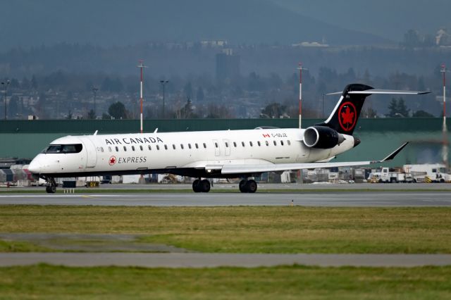 Canadair Regional Jet CRJ-900 (C-GDJZ)