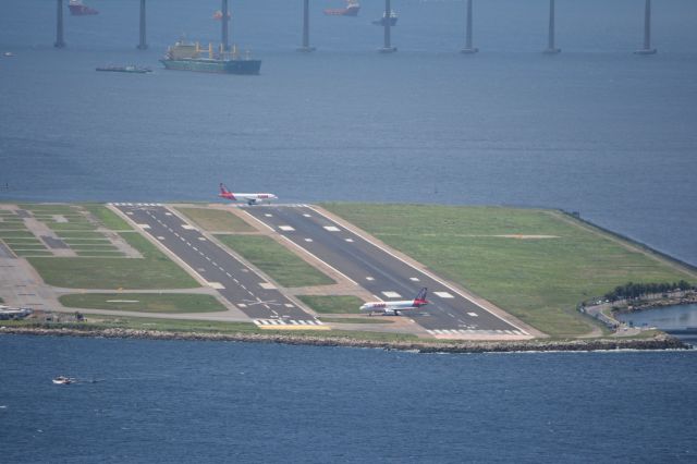 Airbus A319 — - TAM A319s landing and takeoff at Santos Dumont Airport