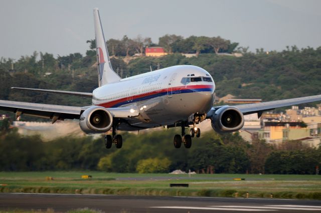 BOEING 737-400 (9M-MMX)