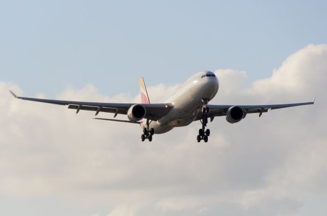 Airbus A330-300 (EC-LZJ)