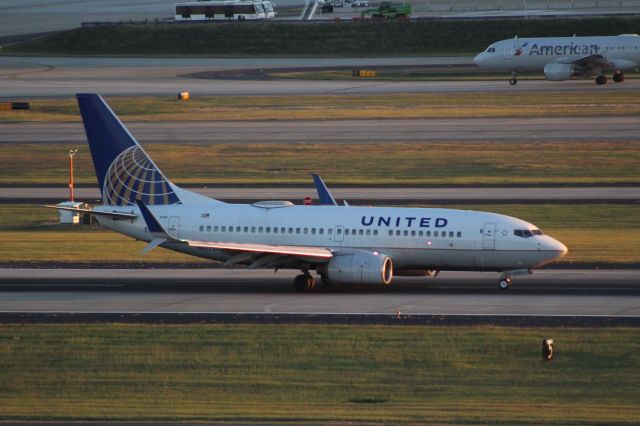 Boeing 737-700 (N17730)