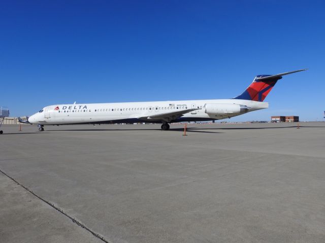 McDonnell Douglas MD-88 (N964DL)