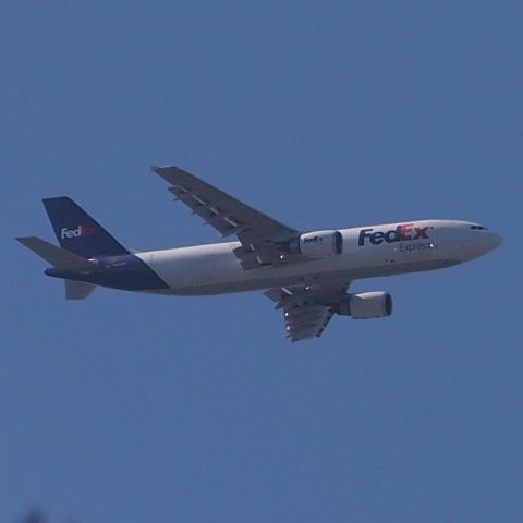 Airbus A300F4-600 (N683FE) - On final to runway 27.