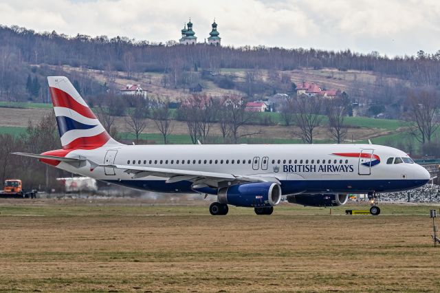 Airbus A320 (G-EUUE)