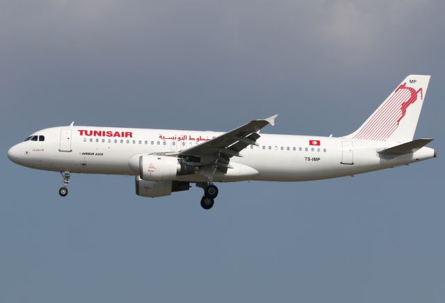 Airbus A320 (TS-IMP)