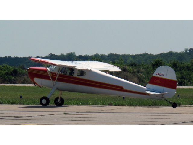 Cessna 140 (N527ST) - Looks like new!