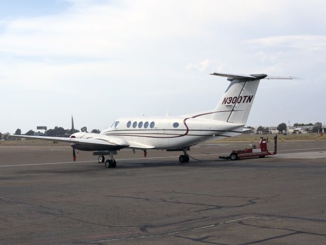 Beechcraft Super King Air 300 (N300TN)