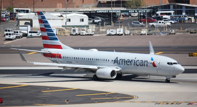 Boeing 737-800 (N884NN)