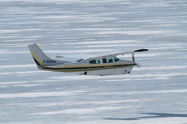 Cessna Centurion (C-GDKU)